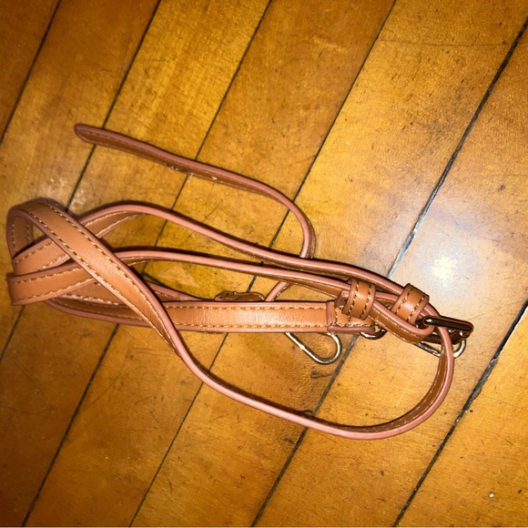 Super cute circular bag with detachable shoulder/body strap - Picture 6 of 6